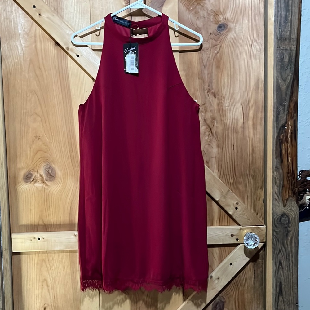 New Fantasist size large burgundy sleeveless high neck with lace trim blouse